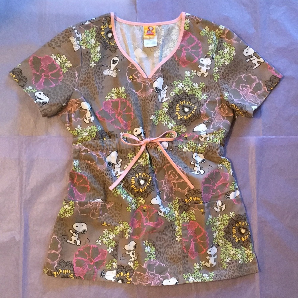 Cherokee Tooniforms Peanuts Snoopy Woodstock Floral Scrub Top Size Small